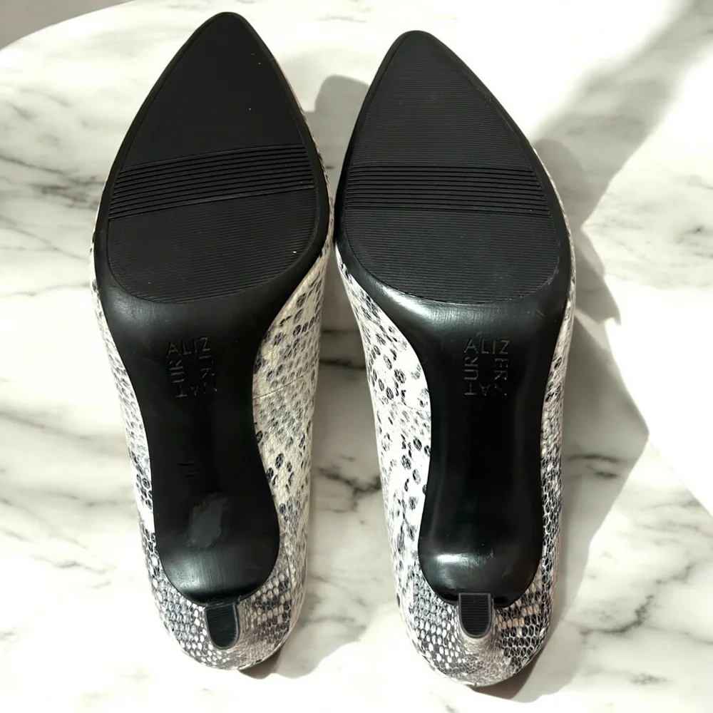 Naturalizer 9.5M Snakeskin Leather Pumps Heels Black White Pointed Toe Dress